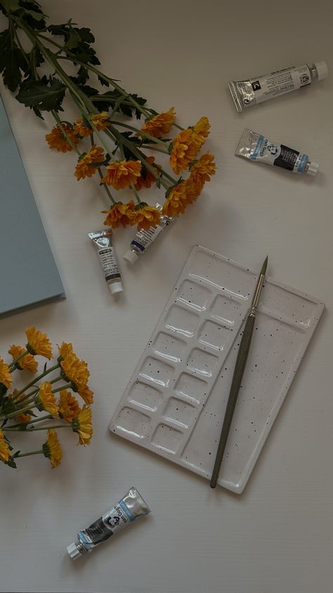 And Watercolor Pallet Aesthetic, Paint Pallet Aesthetic, Ceramic Pallet, Ceramic Paint Pallet, Ap Ceramics, Watercolor Pallet, Paint Pallet, Watercolor Aesthetic, Cement Diy