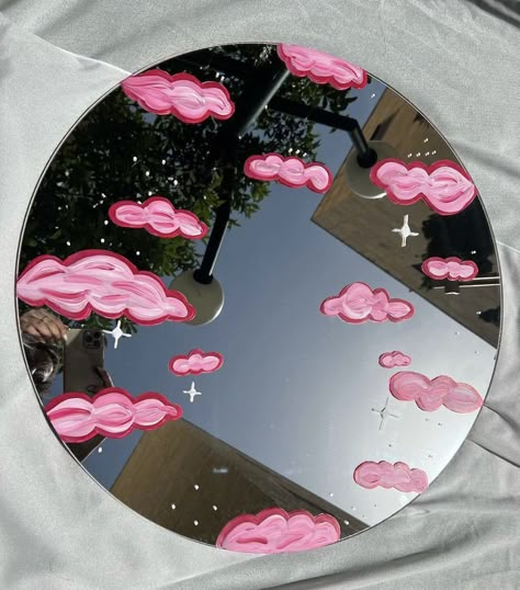 Art In Mirror, Hand Painted Mirrors Diy, Mirror Painting Ideas Easy, Mirror Painting Ideas Aesthetic, Decorate Mirror, Cute Diy Decor, Mirror Painting Ideas, Mirror Paintings, Painting Mirror Frames