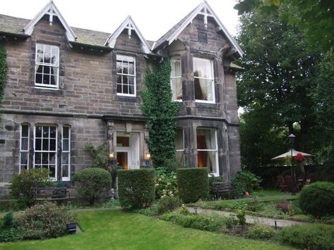 Best Bed & Breakfasts In Edinburgh 2022 - Hidden Edinburgh Victorian Town, Old Town Edinburgh, Houses Uk, Eccentric Decor, Calming Room, Best Bed And Breakfast, Gastro Pubs, Edinburgh City, Best Bed