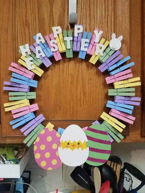 All made dollar tree items Dollar Store Wreath, Easter Wreath Diy Dollar Stores, Patriotic Wreath Diy, Clothespin Diy Crafts, Clothespins Diy, Wooden Clothespin Crafts, Clothespin Art, Easter Mesh Wreaths, Easy Holidays Crafts