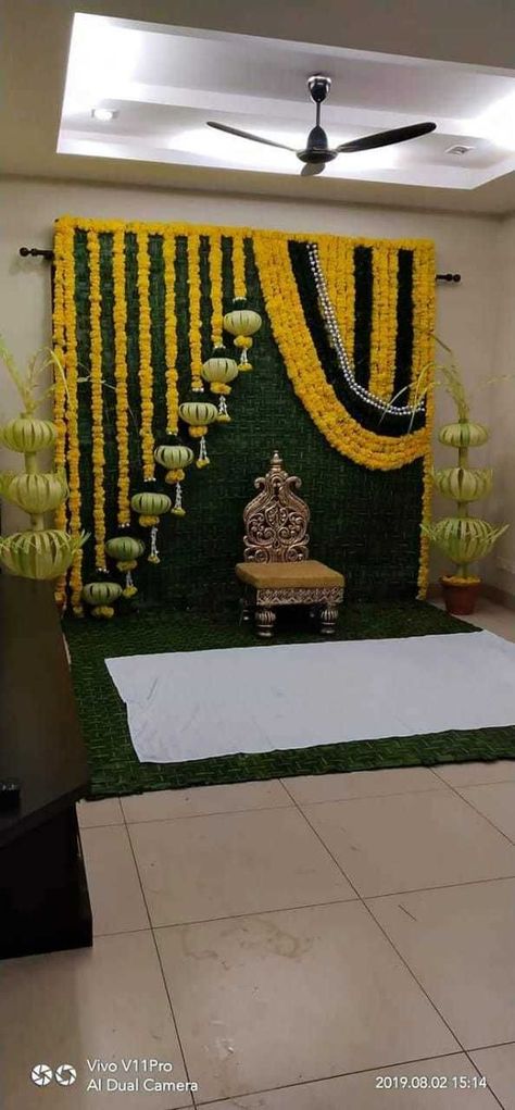 Pelli Kuthuru Backdrop, Decoration For Pellikuthuru Function, Simple Sreemantham Decoration, Pelli Kuthuru Decoration, Varamahalakshmi Background Decoration, Home Backdrop Ideas, Sreemantham Decoration At Home, Pelli Kuthuru Decoration At Home, Background Decorations For Pooja