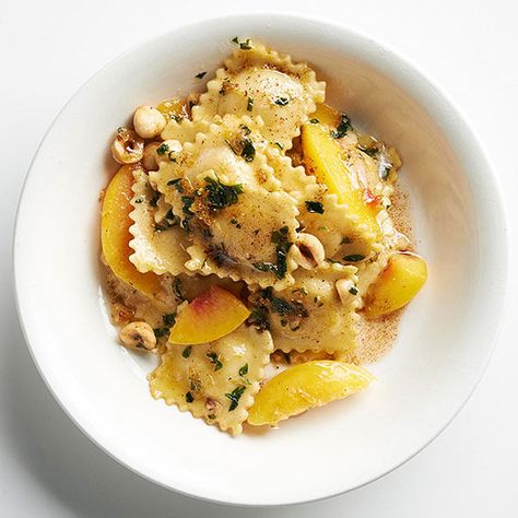 Buttered Peaches and Ravioli Peach Lunch, Fresh Peach Recipes, Fresh Pasta Dough, Peach Recipes, Filled Pasta, Homemade Ravioli, Ravioli Recipe, Peach Salad, Meatless Mondays