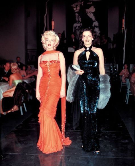 Marilyn Monroe And Jane Russell, Klasik Hollywood, Old Hollywood Aesthetic, Hollywood Aesthetic, Old Hollywood Fashion, Hollywood Vintage, Classic Hollywood Glamour, Marilyn Monroe Fashion, Jane Russell