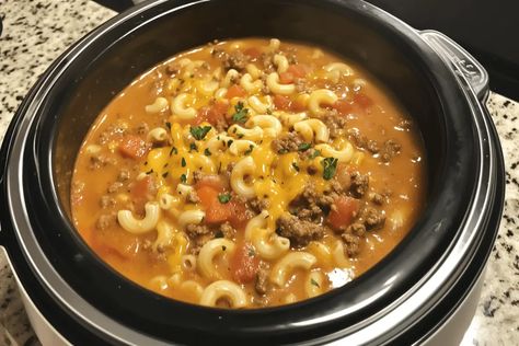 Crockpot Beef Macaroni Soup, Crockpot Macaroni Soup, Crockpot Hamburger Macaroni Soup, Elbow Macaroni Crockpot Recipes, Crockpot Macaroni Cheeseburger Soup, Macaroni Cheeseburger Soup Crockpot, Crock Pot Cheeseburger Soup, Macaroni Cheeseburger Soup, Beef Soup Crockpot