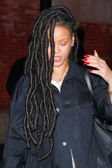 Rih's Lush Locs  - You'll Want Faux Locs After Seeing These Pictures of Rihanna Rihanna Faux Locs, Dreadlocks Hairstyles For Ladies, Undercut Haircut, Faux Dreads, Box Braid Hair, Faux Locs Hairstyles, Pelo Afro, Cornrow Hairstyles, Locs Hairstyles