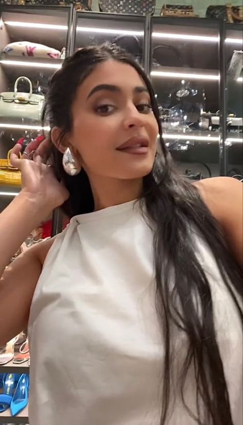 Kylie Jenner Bottega Earrings, Silver Jewelry Celebrity, Kendall Jenner Bottega Earrings, Botegavenetta Earrings, Kylie Jenner Earrings, Bottega Earrings, Bottega Veneta Earrings, Silver Round Earrings, Tattoos To Cover Scars