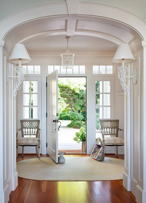 Finding Joy with Mally Skok and her Cape Cod Home - The Glam Pad Cape Cod Interiors, Cape Cod House Interior, Cape Cod Home, Mud Room Entry, New England Home, Cape Cod Style, Cape Cod House, New England Homes, Home Magazine