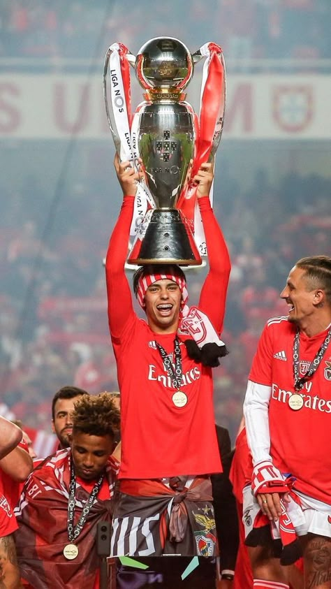 João Félix (@joaofelix70) | Twitter Benfica Wallpaper, Portugal National Team, Cr7 Wallpapers, Football Players Images, Soccer Boyfriend, Football Is Life, Soccer Quotes, Soccer Goal, Nigeria News