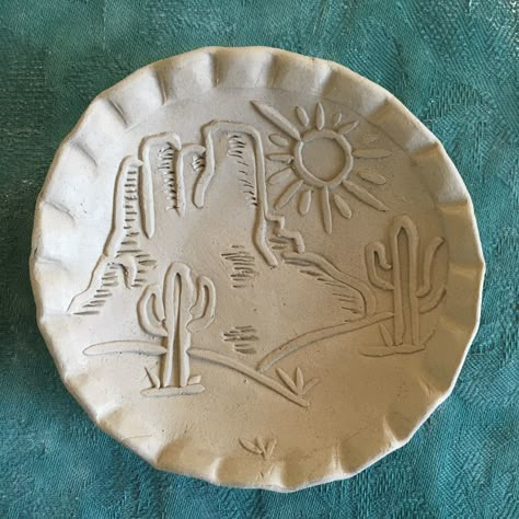 Western Clay Ideas, Western Plates, Western Ceramics, Ffa Projects, Potters Hands, Pottery Texture, The Potter's Hand, Student Choice, Clay Plates