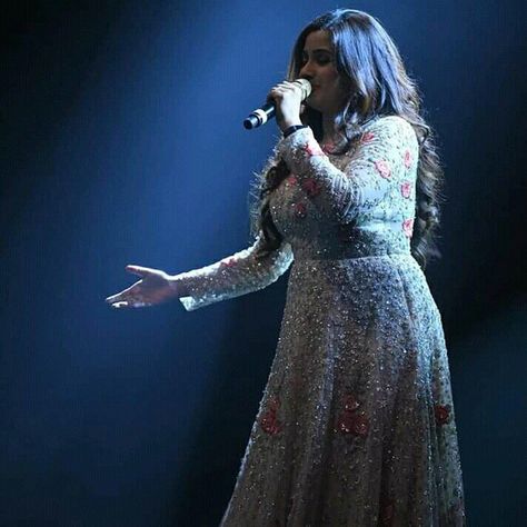 Shreya Ghoshal Aesthetic, Shreya Ghoshal Hd Wallpaper, Arijit Singh Photos New, Singer Photo, Shreya Ghoshal, Best Music Artists, Hd Pic, Film Images, Allu Arjun