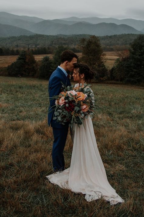 Cades Cove Wedding Photos, Cades Cove Tennessee Wedding, Smoky Mountain Wedding Photos, Cades Cove Wedding, Cades Cove Photography, Smoky Mountains Photography, Smokie Mountains, Gatlinburg Wedding, Tennessee Elopement