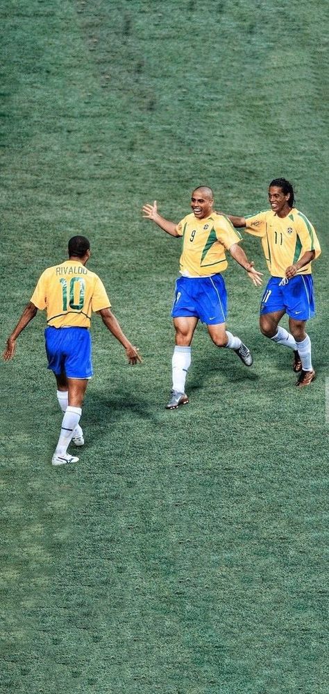 brazilian aesthetics 🇧🇷 on Twitter: "🇧🇷… " Brazilian Soccer Aesthetic, Brazilian Football Aesthetic, R9 Aesthetic, Brazil Wallpaper Football, Brazil Football Team Wallpapers, 90s Football Aesthetic, R9 Wallpaper, Ronaldo Nazario Wallpaper, Vintage Soccer Aesthetic