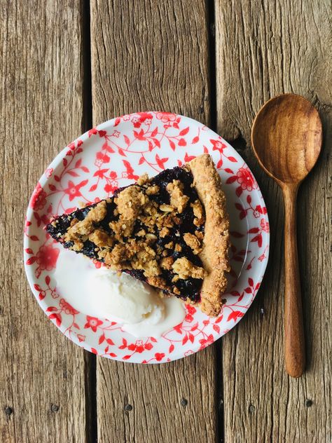 Mulberry crumble pie — Forager. Fermenter. Pickler. Preserver. Plant based seasonal cooking and preserving blog. - forage Mulberry Crumble, Crumble Tart, Baking Weights, Crumble Pie, Seasonal Cooking, Pie Crumble, Crumble Topping, Pie Dish, Brown Sugar