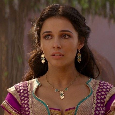 Aladdin Film, Aladdin Live, Jasmine Hair, Jasmine Aladdin, Disney Live Action Movies, Disney Princess Jasmine, Naomi Scott, Aladdin And Jasmine, Desi Fashion Casual