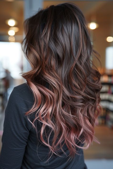 Chocolate Brown Hair Color Ideas, Rose Gold Hair Brunette, Rambut Brunette, Brown Hair Color Ideas, Chocolate Brown Hair Color, Hair Color Streaks, Brown Hair Color, Chocolate Brown Hair, Dark Hair With Highlights