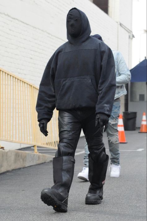 Kanye West All Black, Kanye Gap Hoodie, Kanye Black Outfit, Kanye West All Black Outfit, Kanye West Black Outfit, Kanye West Hoodie Outfit, Kanye West Yeezy Outfit, Yzy Gap Hoodie Fit, Yeezy Hoodie Outfit