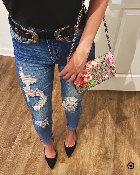 Jeans And Pumps Outfit, Belt With Jeans, Jeans And Pumps, Pumps Outfit, Gucci Bloom, Double Buckle Belt, Western Belt, Wallet On Chain, Western Belts