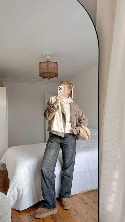 #Winterfits #winterfashion #fashionfits #fashionwomen #classywomen #streetstylefashion #fashionoutfitideas #ootd #fashionista #trending #winteroutfitideas #fashionfreak #followthetrend #zara #h&m #etsy #temu #shein Uggs Outfits, Outfit With Uggs, Estilo Indie, Winter Mood, Skandinavian Fashion, Uni Outfits, Uggs Outfit, Hijabi Outfits, Money Aesthetic