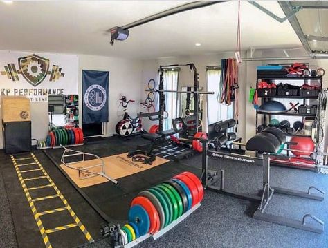 Top 75 Best Garage Gym Ideas - Home Fitness Center Designs Garage Cupboards, Fitness Center Design, Dream Home Gym, House Gym, Home Gym Setup, Home Gym Garage, Workout Room Home, Mma Gym, Diy Home Gym