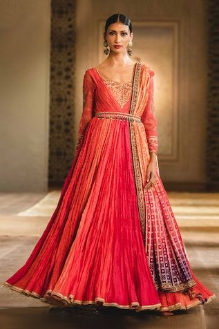 Tarun Tahiliani Anarkali, Brocade Dupatta, Crush Fabric, Chanderi Anarkali, Anarkali With Dupatta, Tarun Tahiliani, Couture Designers, Embroidered Neckline, Indian Fashion Designers