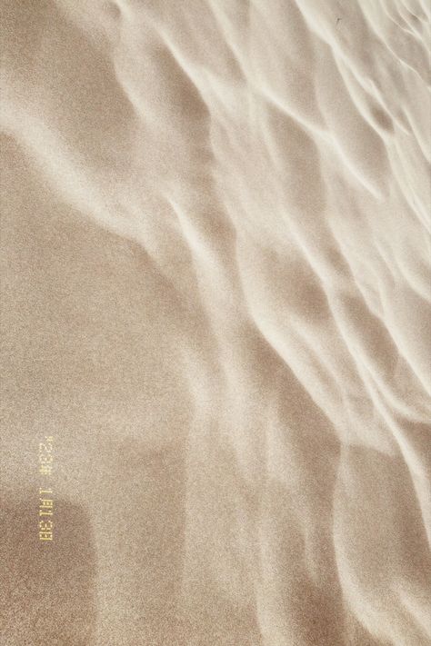 Beach Sand Wallpaper, Sand Wallpaper, Beachy Colors, Beach Lighting, Water Aesthetic, Minimal Wallpaper, Beige Wallpaper, Beach Color, Beach Quotes