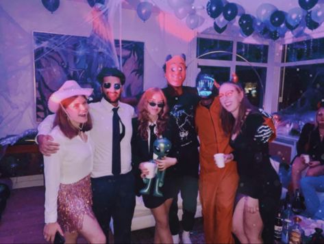 Costume Party Halloween, Halloween Party Aesthetic Costume, Halloween Birthday Party Aesthetic, Halloween Party With Friends, Halloween Vision Board, College Halloween Party Aesthetic, Highschool Halloween Party, Halloween Party Vibes, High School Halloween Party Aesthetic