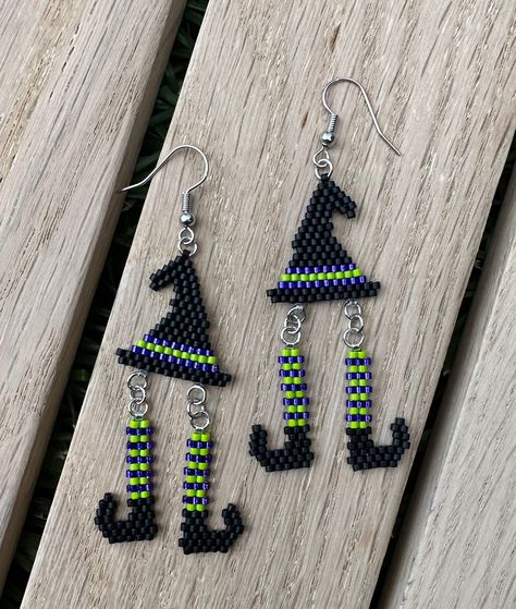 Witchy Brick Stitch Earring Pattern PDF - Etsy Halloween Jewelry Diy, Halloween Beaded Jewelry, Seed Bead Projects, Seed Bead Crafts, Halloween Cross Stitch Patterns, Beaded Earrings Tutorials, Halloween Beads, Brick Stitch Earrings, Beaded Jewlery