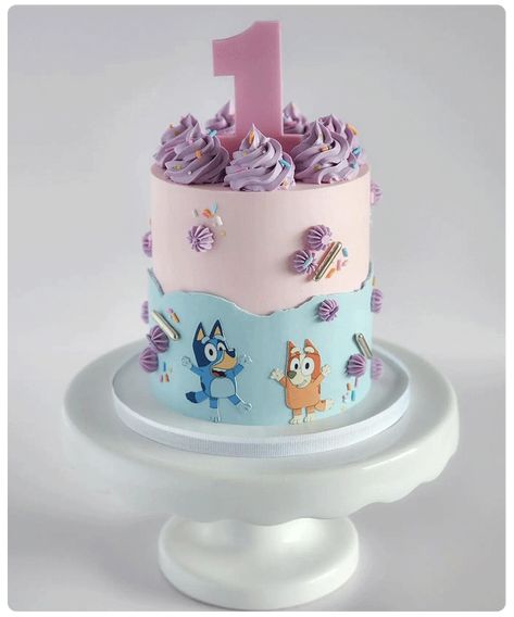 10 Smash Cake Ideas to Help You Celebrate Baby’s First Birthday Baby Smash Cake Recipe, Girls 2nd Birthday Cake, Bluey Cake Ideas, Smash Cake Recipe, Smash Cake Ideas, Baby Smash Cake, Smash Cake Recipes, Cake Cafe, First Birthday Cake Smash