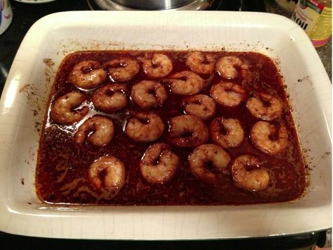 Baked Shrimp Recipes, Barbecue Shrimp, Baked Shrimp, Southern Food, Shrimp Recipe, Italian Bread, Spicy Chili, Cajun Recipes, Sea Food