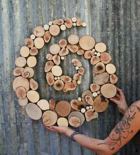 Round Wood Pieces Tree Slices, Spiral Garden, Wood Slice Art, Wood Slice Crafts, Fa Fal, Tree Slices, Deco Originale, Driftwood Crafts, Wood Circles