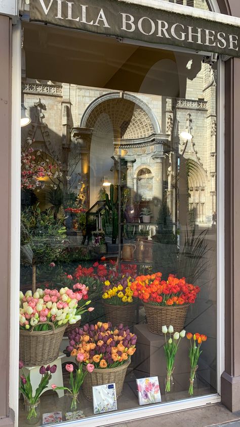 Pov : You are living in France and every corner u walk pass are flower shop Flowers Store Aesthetic, Flower Shop Wallpaper, French Flower Shop, Living In France, Bookstore Cafe, Flower Store, Nothing But Flowers, Flower Therapy, Photo Wall Collage