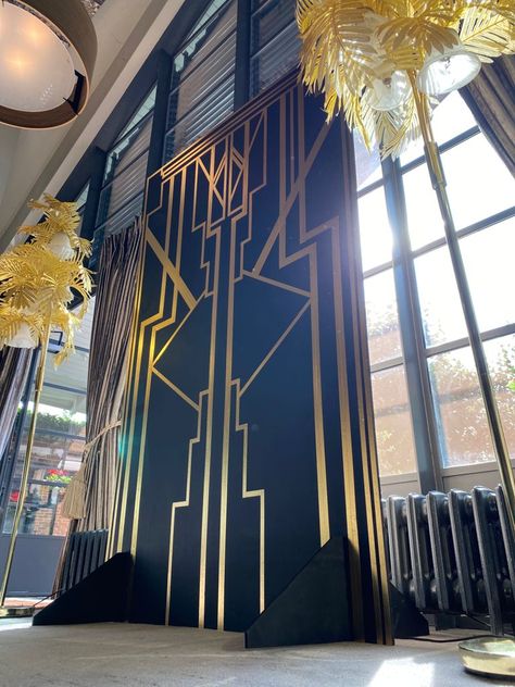 Great Gatsby Themed Party Great Gatsby Stage Design, Gatsby Event Decor, Great Gatsby Backdrop, 1920 Decor, Great Gatsby Party Decorations, Alumni Homecoming, Gatsby Decorations, Hollywood Knights, Gatsby Event