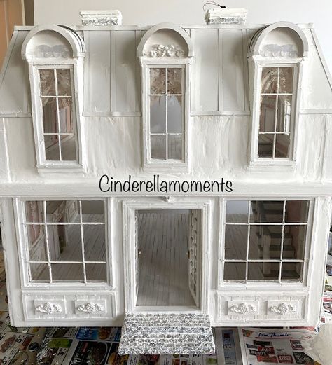 Dollhouse Build, Paper Mache Projects, Cinderella Moments, Home Cottage, Diy Doll Miniatures, Mini Doll House, Doll House Crafts, Popsicle Stick Crafts, White Acrylic Paint