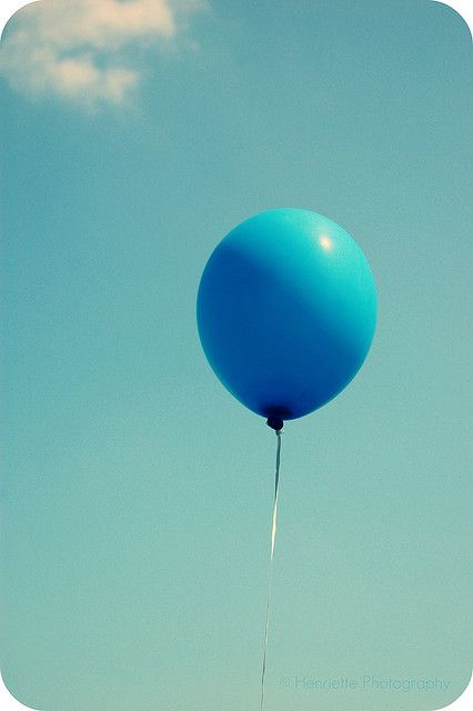 Blue balloon. Balloons Photography, Im Blue, Fly Me To The Moon, Blue Balloon, Love Balloon, Bubble Balloons, Blue Balloons, Aqua Turquoise, Feeling Blue