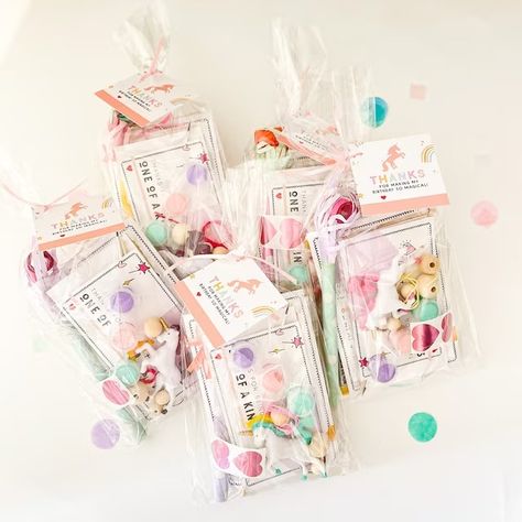 cwkidslifestyle - Etsy Unicorn Theme Party Favors, Unicorn Goody Bag Ideas, Party Packs For Kids Goody Bags, Birthday Goodie Bags For School, Goodies Bag Ideas For Kids Birthday, Best Party Favors For Kids, Unicorn Party Favor Ideas, Party Favor Bag Ideas, Preschool Party Favors