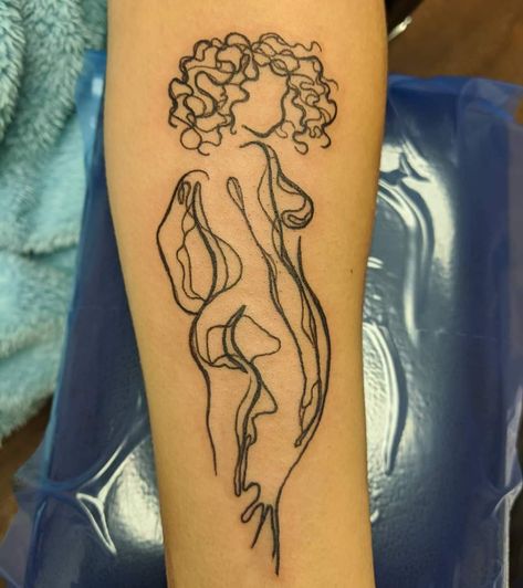 Woman Tattoo Artist, Page Tattoo, Black People Tattoos, Aesthetic Tattoo Ideas, Explore Aesthetic, Woman Tattoo, Black Girls With Tattoos, Tasteful Tattoos, 4 Tattoo