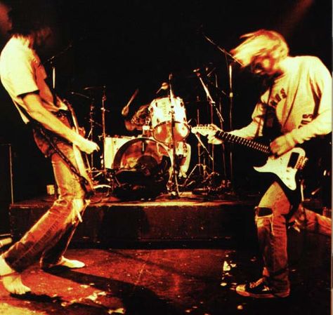 nirvana live | Rare Nirvana Concert: Live at the Paramount' September 23rd on VH1 - 8 // What I would give to see them in concert. Nirvana Concert, Nirvana Live, Nirvana Music, Pat Smear, Guitar Studio, Krist Novoselić, Music Trivia, Nirvana Kurt Cobain, Nirvana Kurt