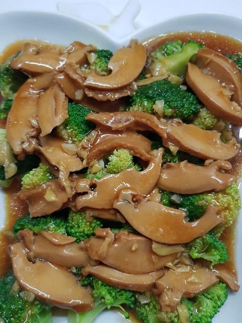 BABY ABALONE BROCCOLI – Naina's Kitchen Canned Abalone Recipe, Abalone Recipe Dishes, Abalone Recipe, Chinese Cuisine Recipes, Vegetable Stir Fry, Dim Sum, Asian Dishes, Seafood Dishes, Vegetable Dishes