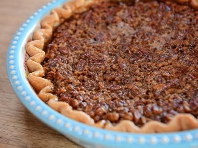 Drunken Pecan Pie Recipe | Ree Drummond | Food Network Pie Crust Gluten Free, Holiday Bakes, Bourbon Pecan Pie, Pecan Pies, Gluten Free Pie Crust, Best Thanksgiving Recipes, Gluten Free Pie, Pecan Pie Recipe, Ree Drummond