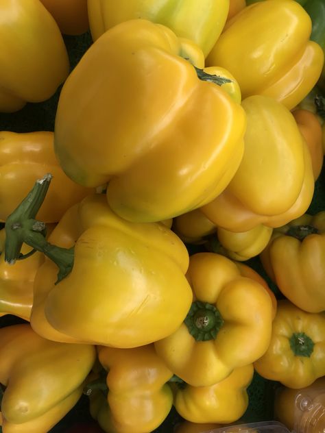 Bell Pepper Aesthetic, Yellow Vegetables, Yellow Bell Pepper, Yellow Garden, Yellow Pepper, Coconut Rice, Orange Chicken, Yellow Colour, Wedding Confetti