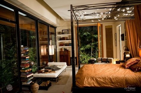 Twilight Edward Bedroom | Edward Cullen's tree-view bedroom... Cullen House Twilight, Barcelona Couch, Twilight Shifting, Cullen House, Twilight House, Movie Bedroom, Twilight Dr, Twilight Aesthetic, The Cullen