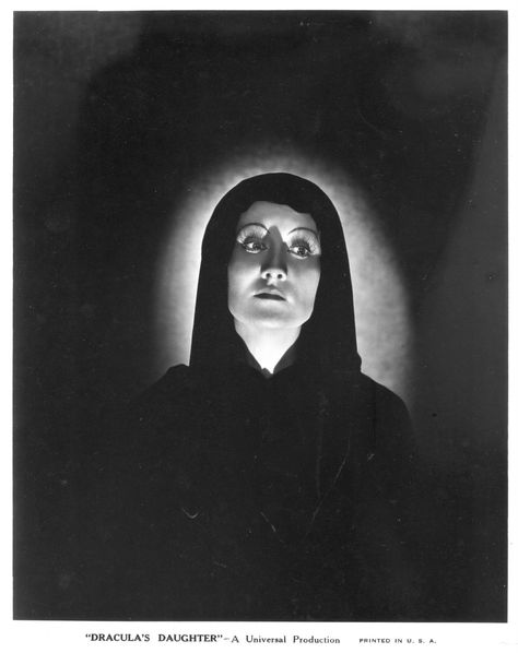 thisobscuredesireforbeauty: “ Gloria Holden in: Dracula’s Daughter (Dir. Lambert Hillyer, 1936). Source ” Tommy Jarvis, Dracula's Daughter, Monster Vampire, Female Vampire, Vampire Movies, Vincent Price, Rare Images, Kurt Vonnegut, Famous Monsters