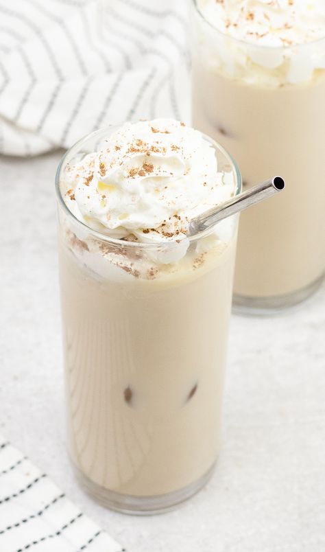 Iced White Chocolate Mocha Lux Candle, White Chocolate Coffee, Vanilla Drink, Iced Mocha Recipe, Iced White Chocolate Mocha, Tea Types, Iced White Mocha, Easy Home Recipes, Mocha Recipe