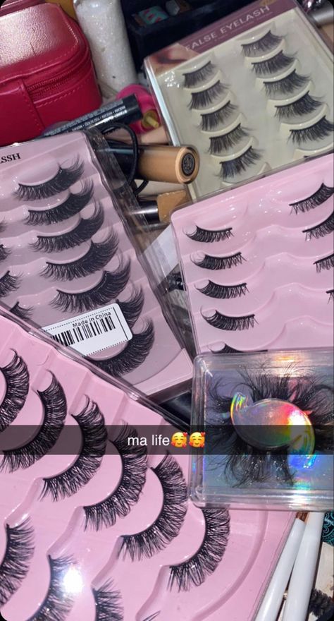 Makeup Drawer Organization, Perfect Eyelashes, Pretty Lashes, Makeup Is Life, Nude Nail Designs, Baby Pink Aesthetic, Makeup Rooms, Makeup Needs, Fake Lashes