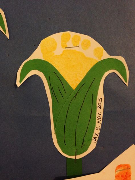 Footprint Corn Corn Feet Craft, Corn On The Cob Footprint Art, Corn Infant Art, Down On The Farm Crafts For Infants, Corn Footprint Craft, Fall Harvest Infant Art, Harvest Footprint Art, Corn Craft For Toddlers, Yellow Crafts For Infants