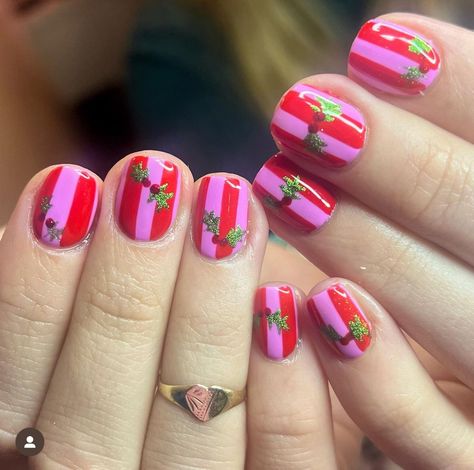 70s Christmas Nails, Mix And Match Christmas Nails, Colorful Holiday Nails, Rainbow Christmas Nails, Christmas Nails Bright, Colourful Christmas Nails, Pink And Green Christmas Nails, Summer Christmas Nails, Bright Christmas Nails