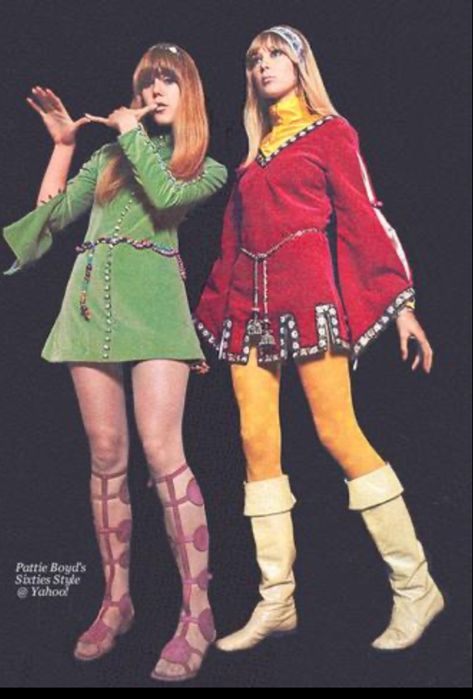 Medieval Revival, Jenny Boyd, Fashion 60s, Flower Power Hippie, Pattie Boyd, Mode Hippie, 60s 70s Fashion, Swinging 60s, Swinging London