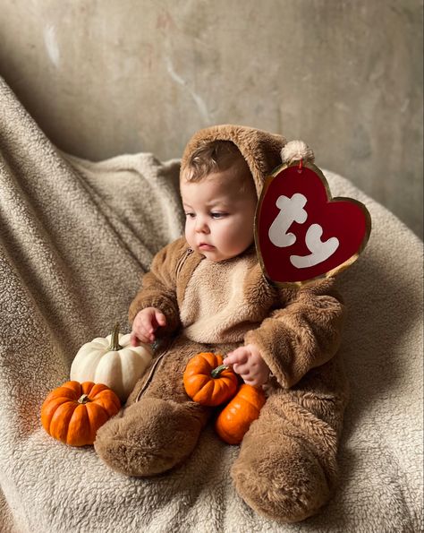 Ty Baby Costume, Baby Boy Halloween Costumes Diy, Ty Halloween Costume, 8 Months Pregnant Outfit, Family Baby Halloween Costumes, 8 Month Old Halloween Costume, 5 Month Old Halloween Costume, 6 Month Old Halloween Costume, 3 Month Old Halloween Costume