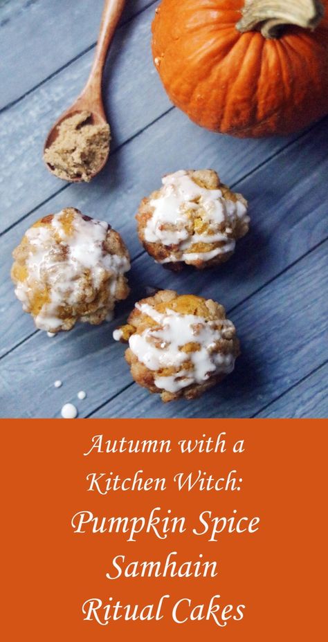 Pumpkin spice Samhain ritual cakes. Witchy Food, Samhain Ideas, Pagan Food, Samhain Recipes, Wicca Recipes, Samhain Ritual, Kitchen Witch Recipes, Witchy Kitchen, Light Snacks