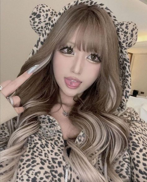 Gyaru Makeup, We Heart It, Leopard Print, Lost, Makeup, Hair, Make Up